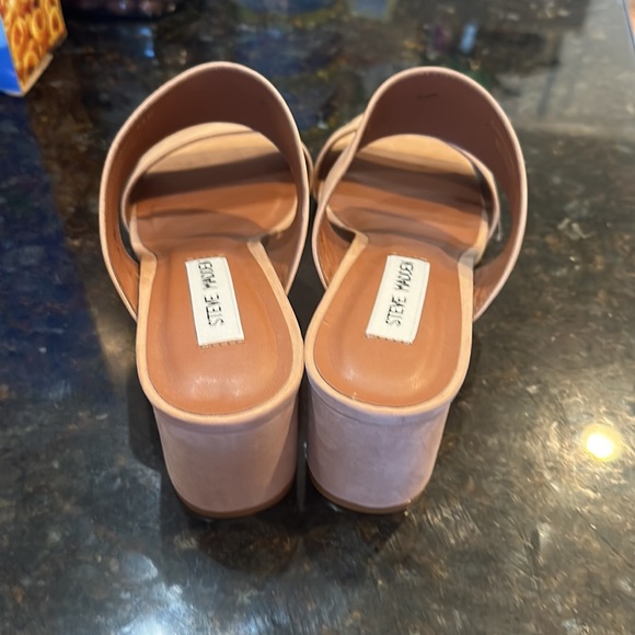 Brand new low heel sandals - Picture 4 of 4